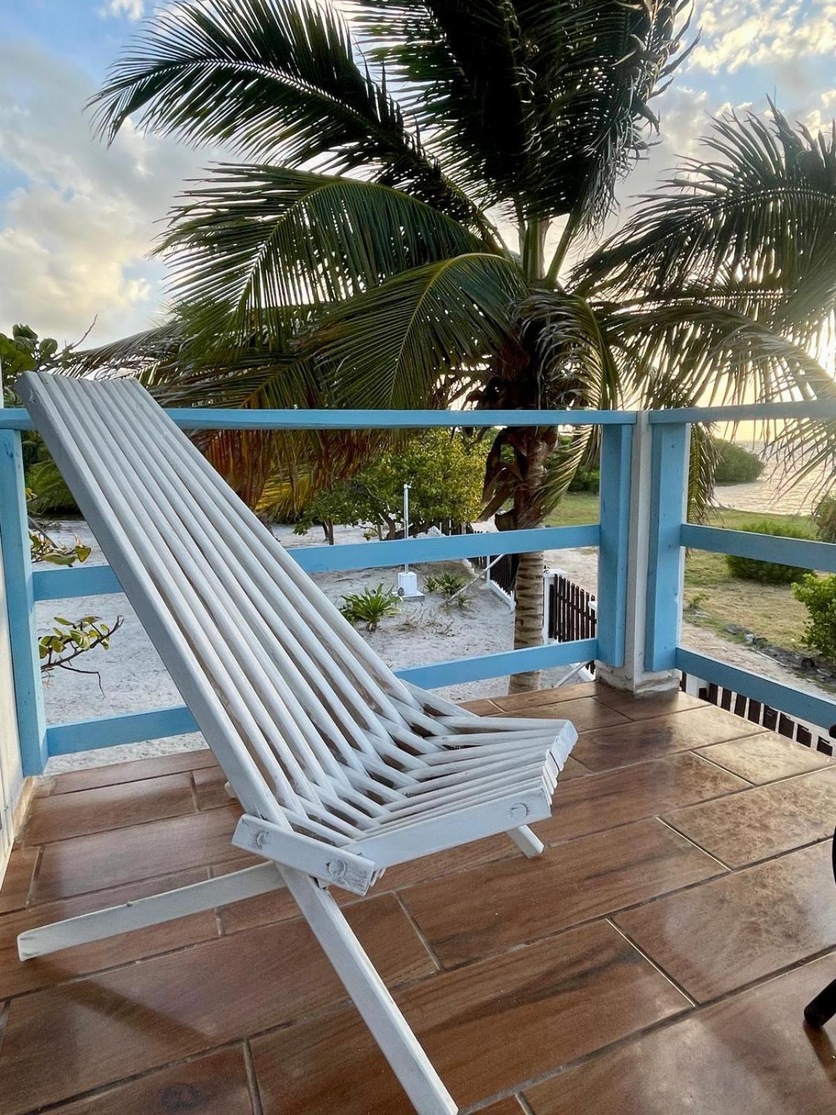The Novelo Hotel Caye Caulker Exterior foto