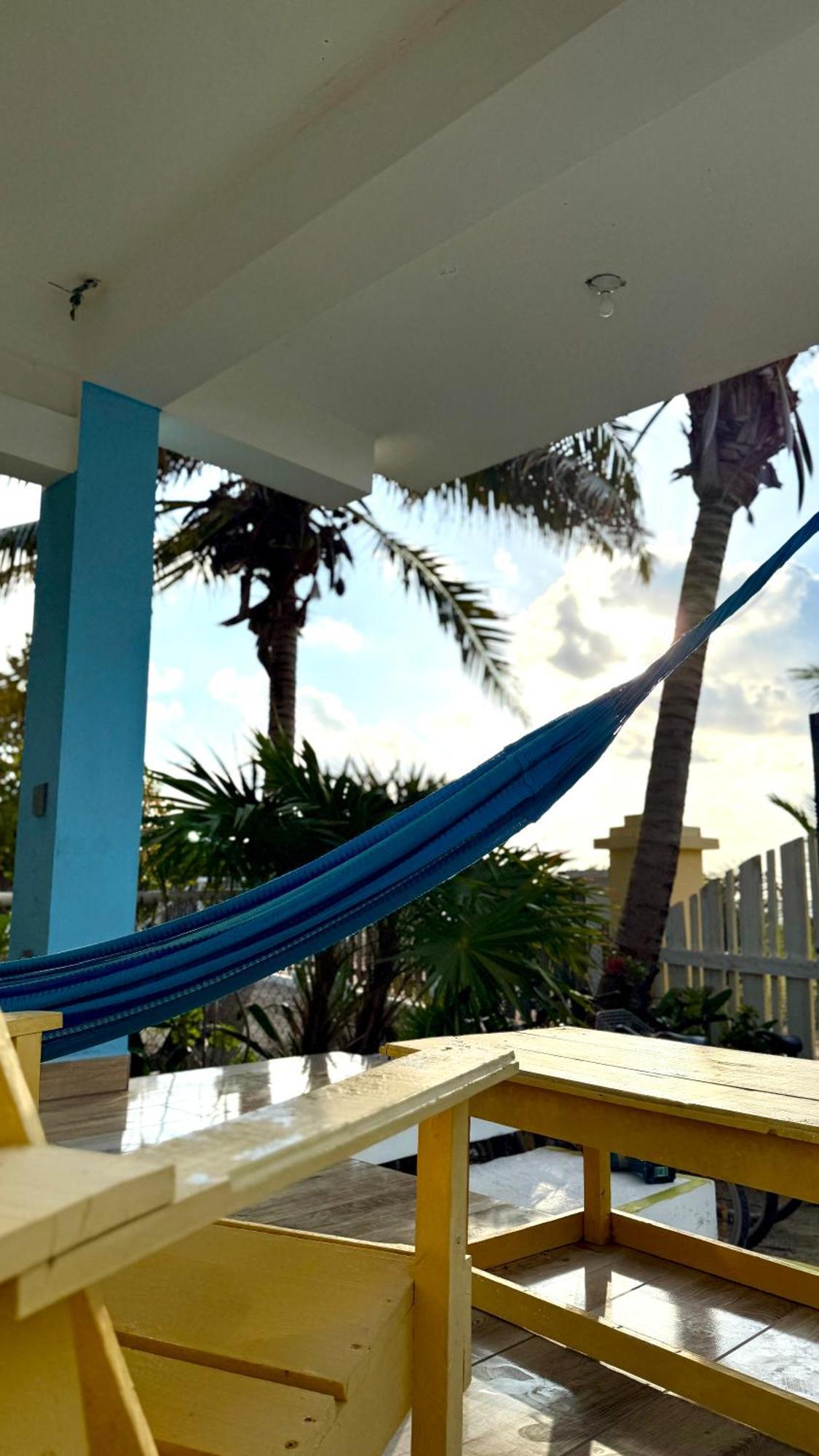 The Novelo Hotel Caye Caulker Exterior foto